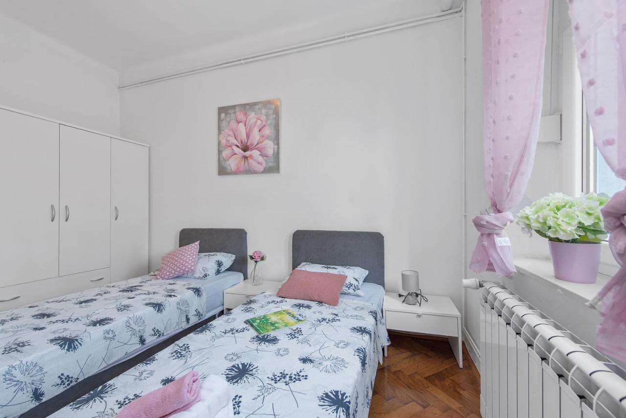 The Grand Mansion Residence On La Guardia Rijeka Bagian luar foto