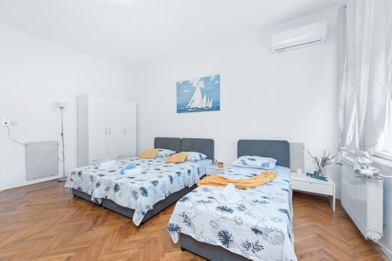 The Grand Mansion Residence On La Guardia Rijeka Bagian luar foto