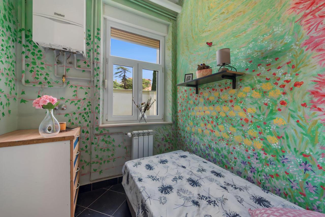 The Grand Mansion Residence On La Guardia Rijeka Bagian luar foto