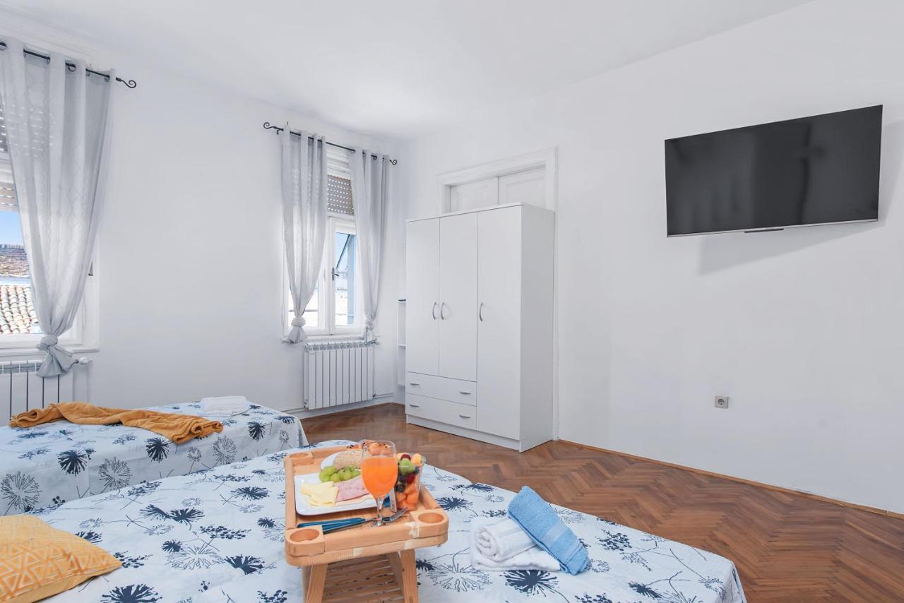 The Grand Mansion Residence On La Guardia Rijeka Bagian luar foto