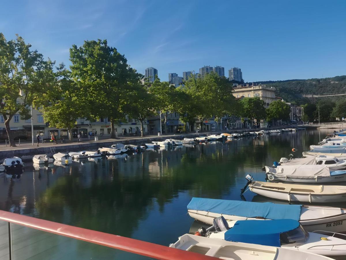 The Grand Mansion Residence On La Guardia Rijeka Bagian luar foto