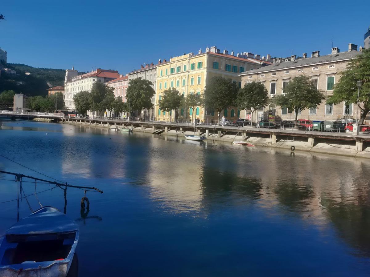 The Grand Mansion Residence On La Guardia Rijeka Bagian luar foto